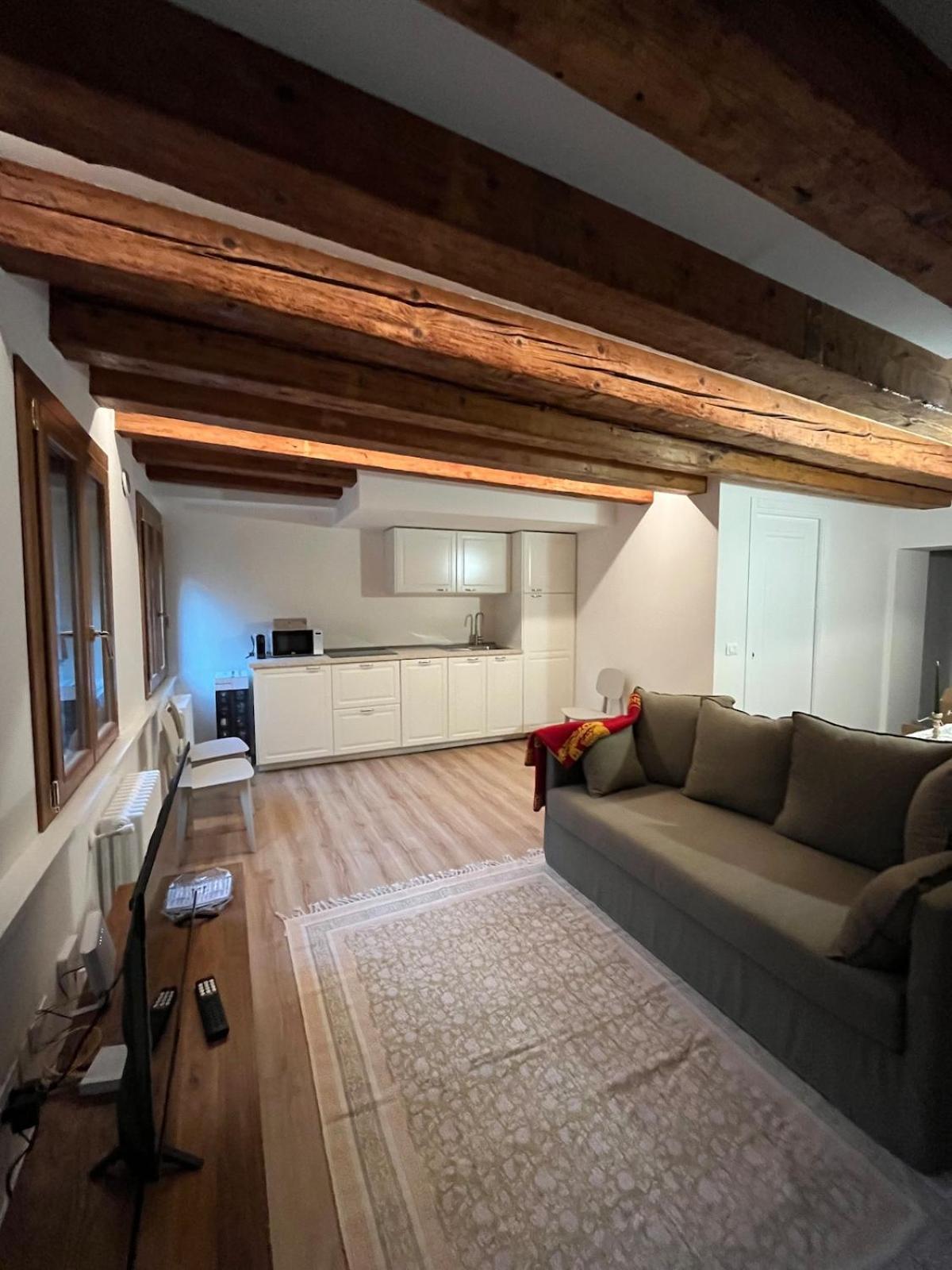 Venexiana Apartment *
